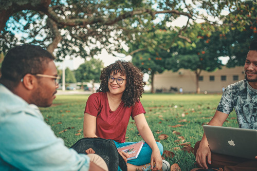 campus walkway students